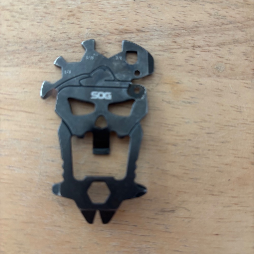 SOG MacV Tool SM1001 Skull Multi-Tool Black Stainless Steel 12 Functions EDC